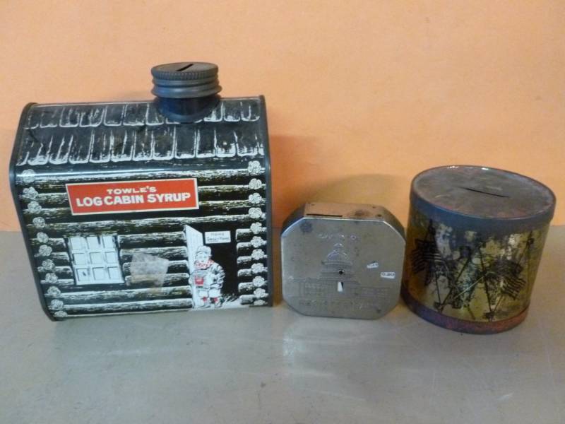 lot 174 image: Vintage Coin Bank