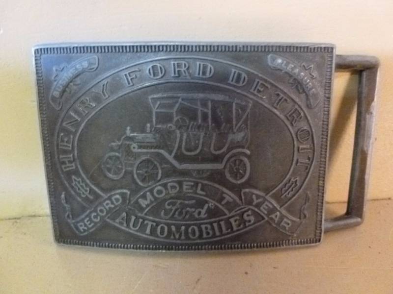 lot 215 image: Belt Buckle