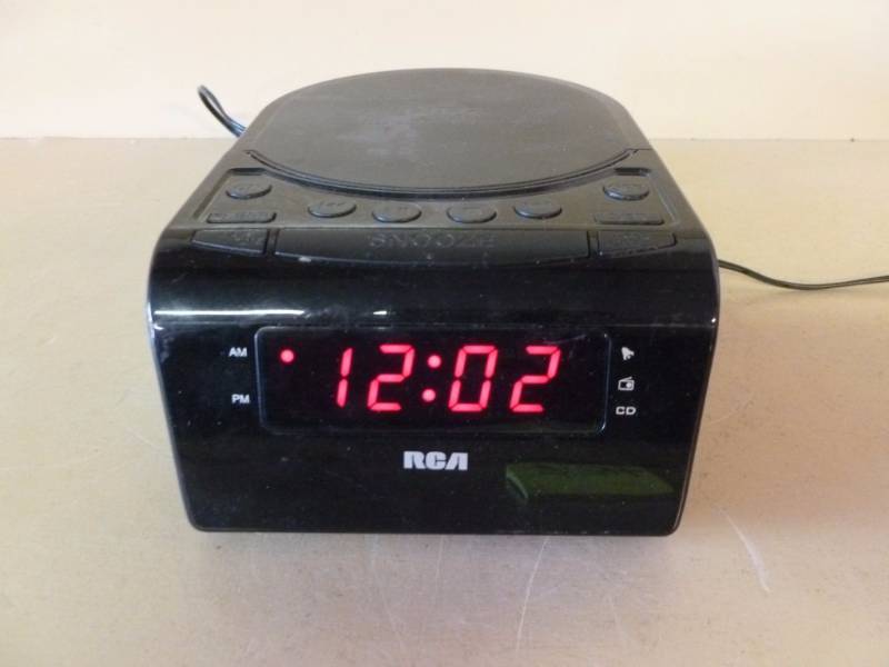 lot 234 image: Clock Radio
