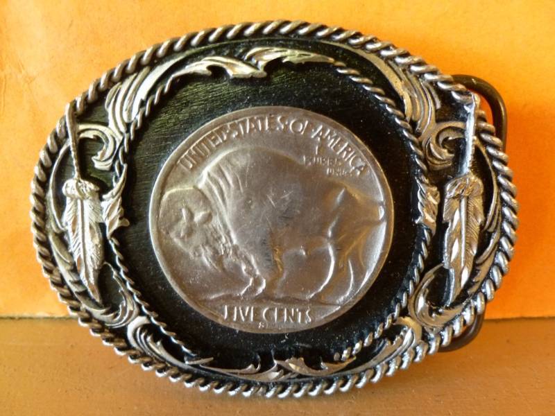 lot 252 image: Belt Buckle