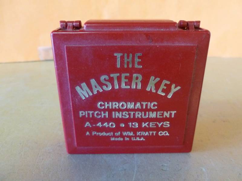 lot 253 image: Vintage Musical
