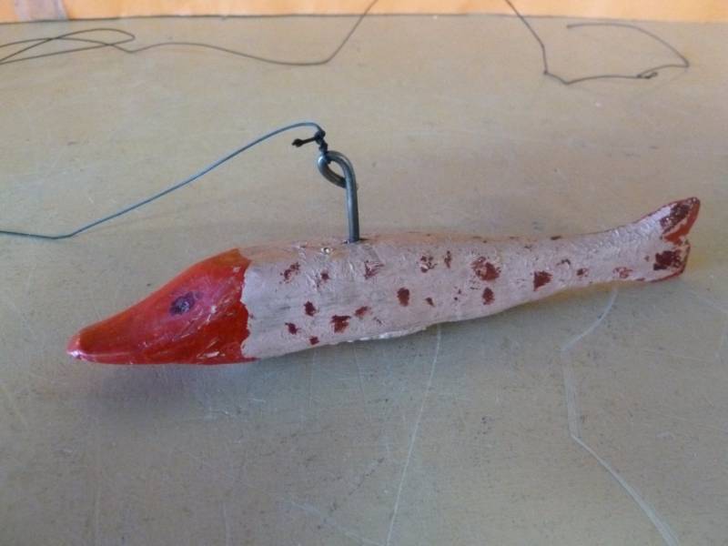 lot 269 image: Vintage Spearing Decoy