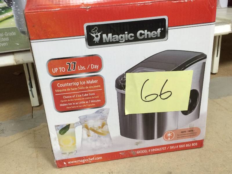 lot 66 image: Magic Chef 27 lb. Portable Countertop Ice Maker in Silver in new conditions