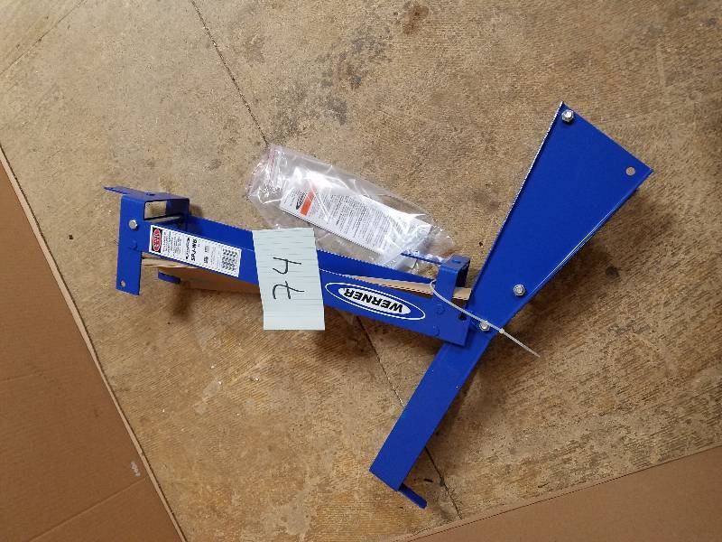 lot 74 image: Werner Steel Pump Jack Work Bench