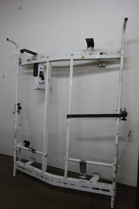 lot 1 image: Master Ack Ladder Rack