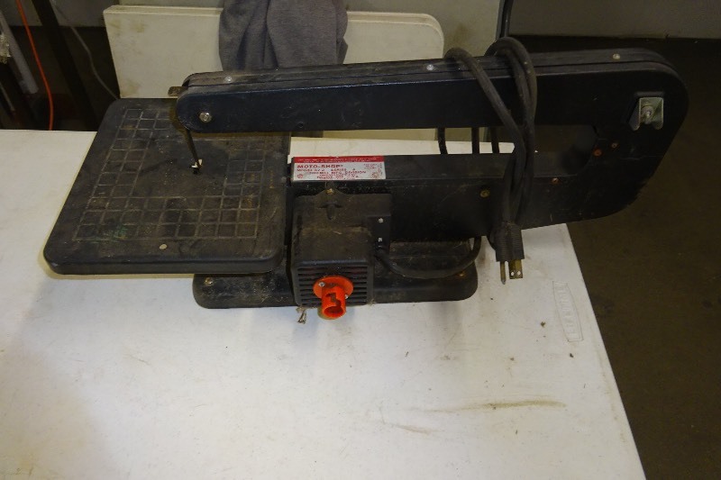 lot 6 image: Moto Shop scroll saw