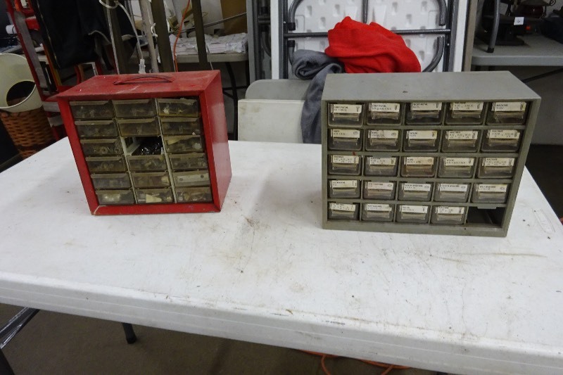 lot 11 image: 1 Bin with 17 drawers