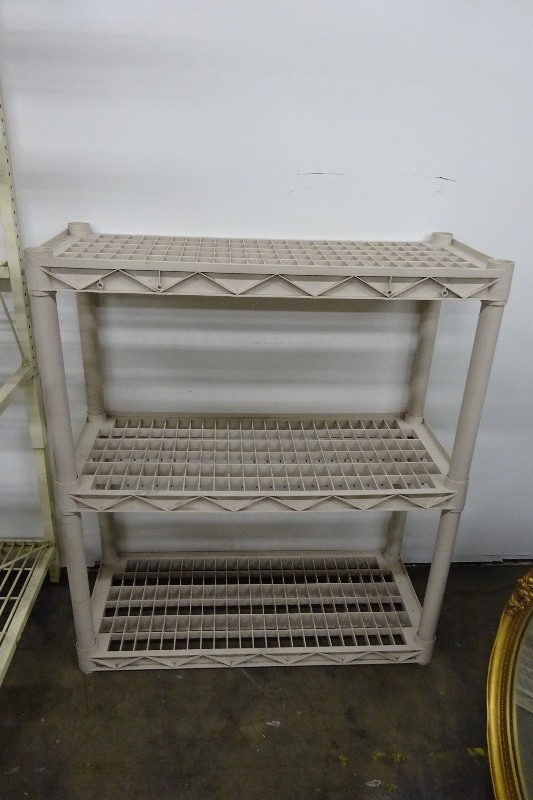 lot 14 image: Plastic rack
