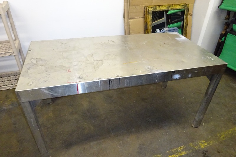 lot 19 image: Stainless steel table