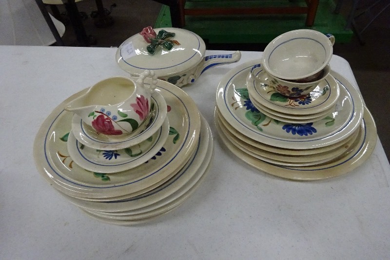 lot 27 image: Red Wing Dish Set
