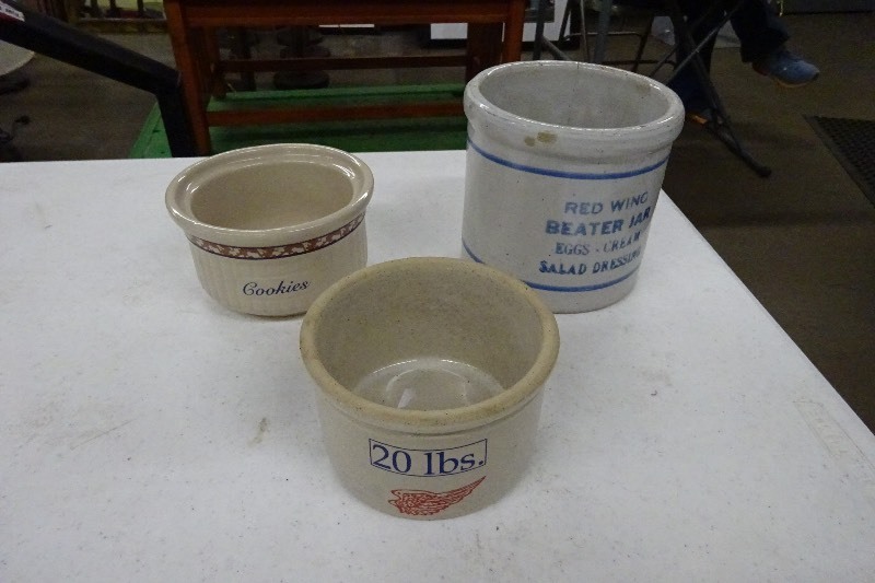 lot 30 image: Red Wing beater jar