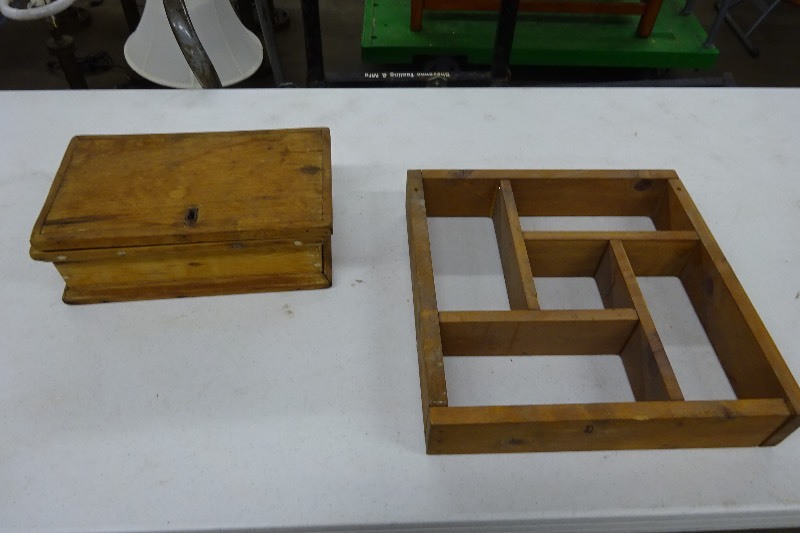 lot 34 image: Wood Shelf and Wood box