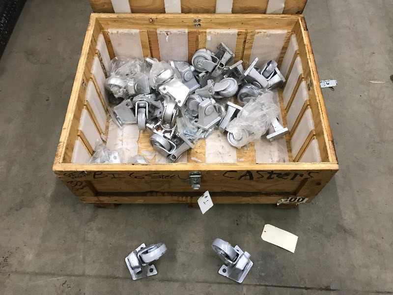 lot 1 image: Heavy Duty 3x4 Wooden Lidded Crat...