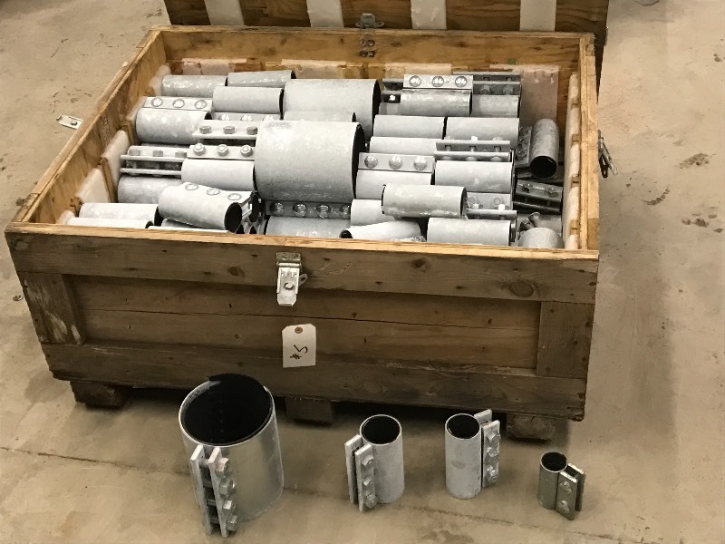 lot 5 image: Heavy Duty 3x4 Wooden Lidded Crat...