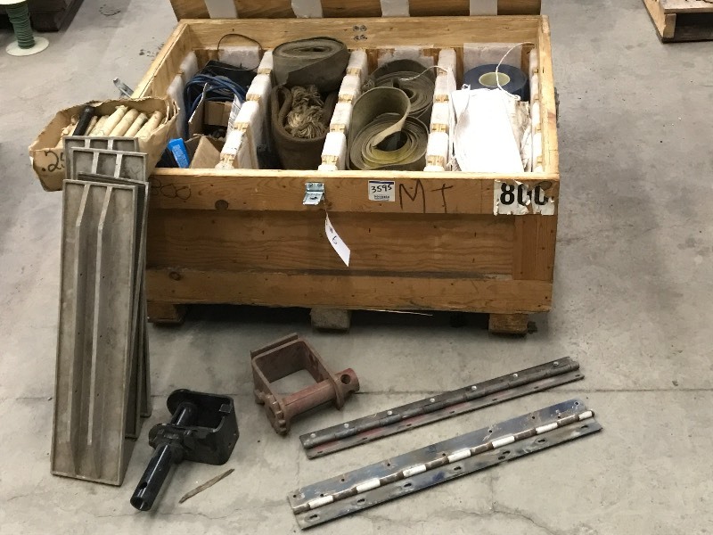 lot 6 image: Heavy Duty 3x4 Wooden Lidded Crat...