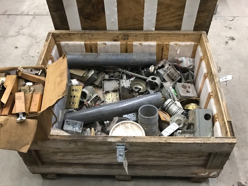 lot 7 image: Heavy Duty 3x4 Wooden Lidded Crat...