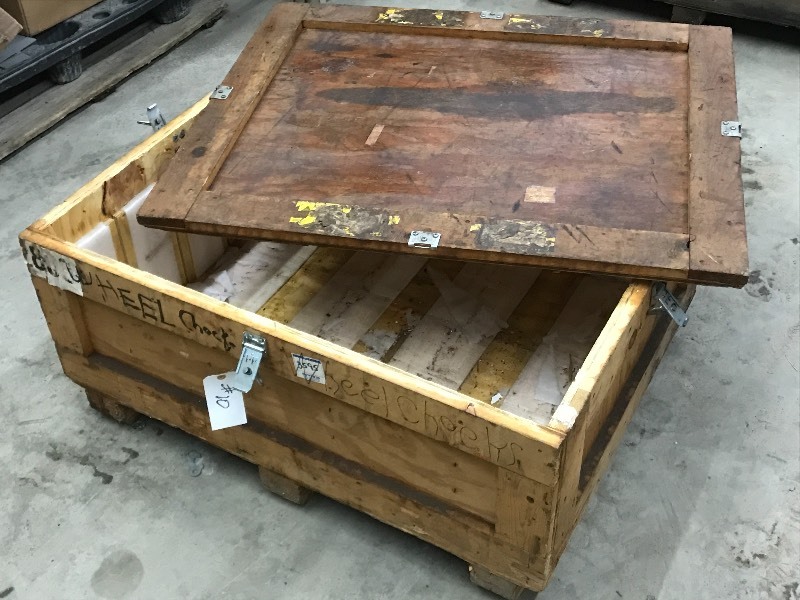 lot 11 image: Heavy Duty 3x4 Wooden Lidded Crat...