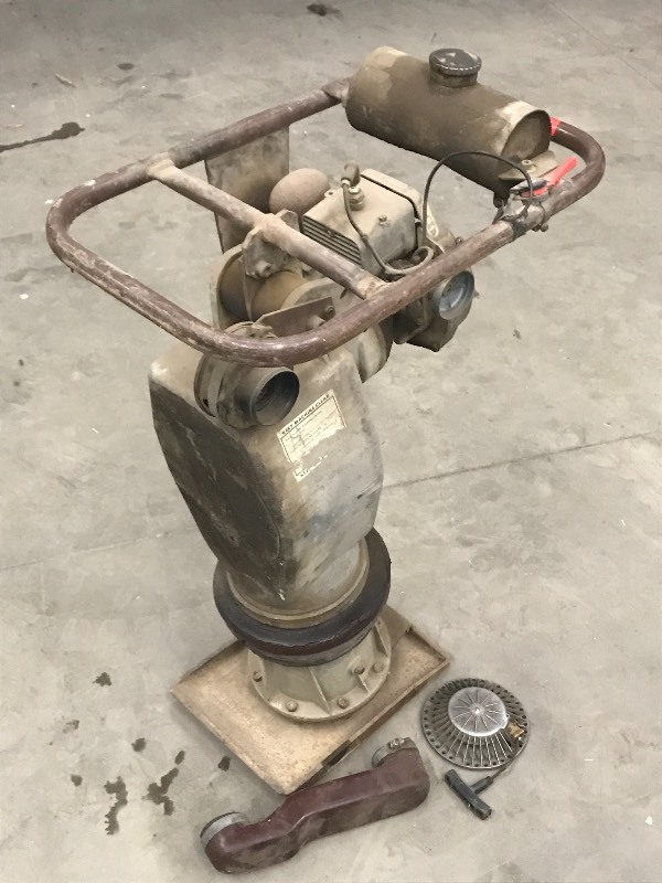 lot 15 image: Sachs Gas-Powered Packer, Unknown C...