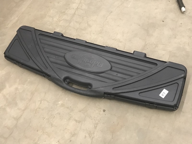 lot 47 image: New Flambeau Padded Double Rifle Ca...