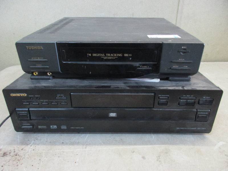 Onkyo DVD player DV-C501 and Toshiba VCR