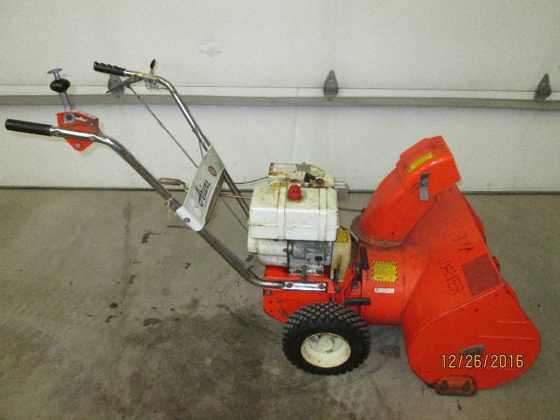 lot 9 image: Ariens 7HP Snowblower