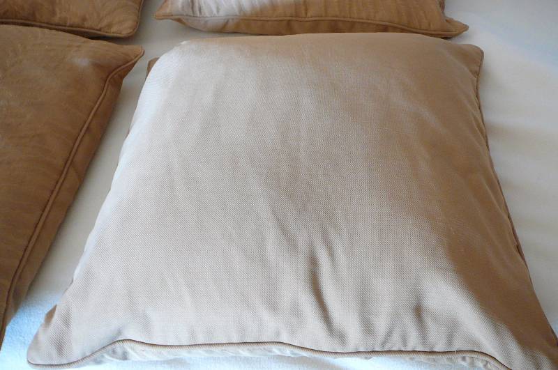 4 Pillows