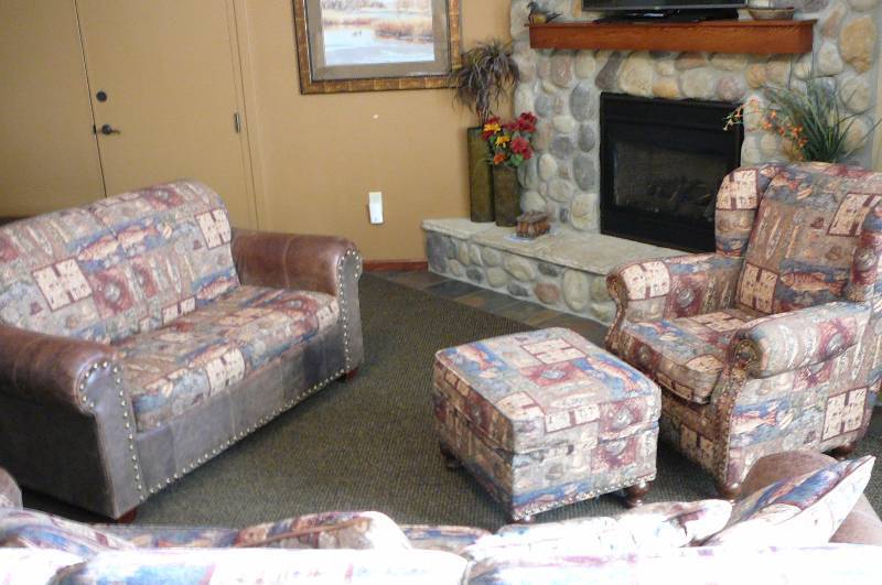 4 pc Fish Pattern Living Room Set