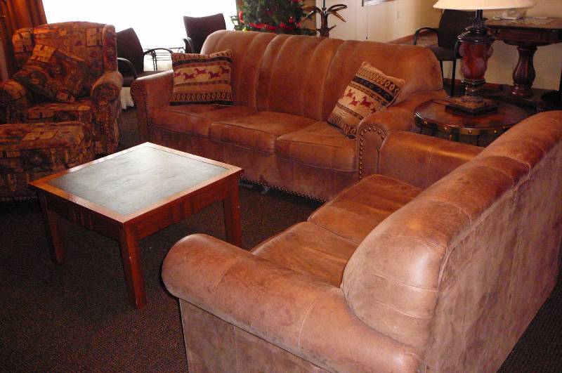 4 pc Leather Living Room Set
