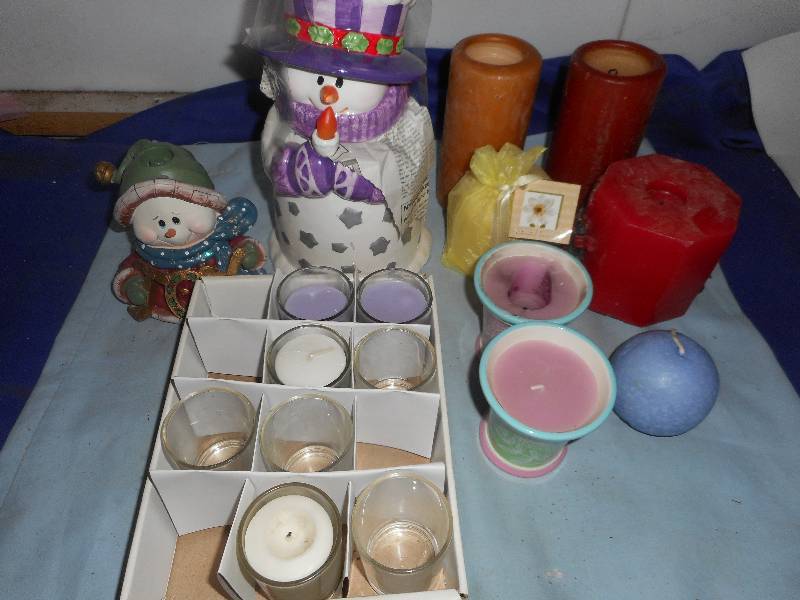 lot 20 image: CANDLES AND GLASS WEAR