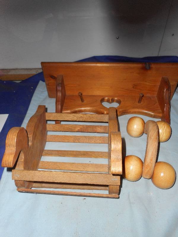 lot 24 image: WOOD DECORE
