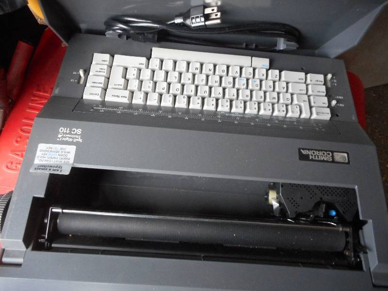 lot 50 image: SMITH CORONA TYPE WRITER