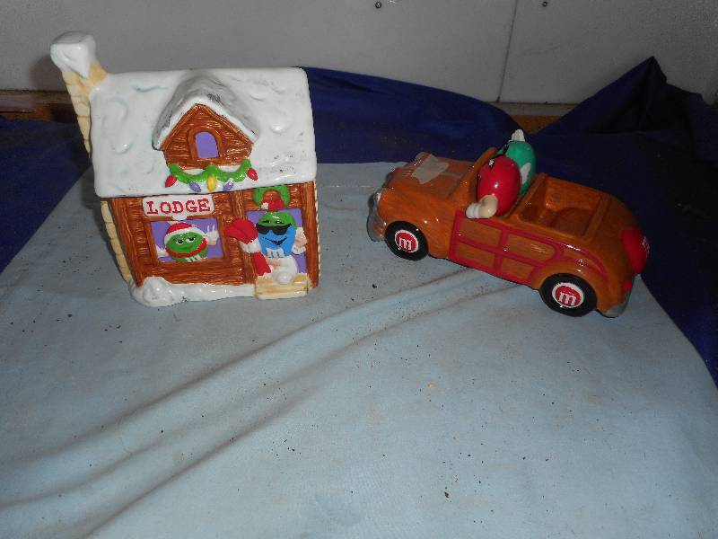 lot 72 image: M AND M CAR AND COOKIE JAR