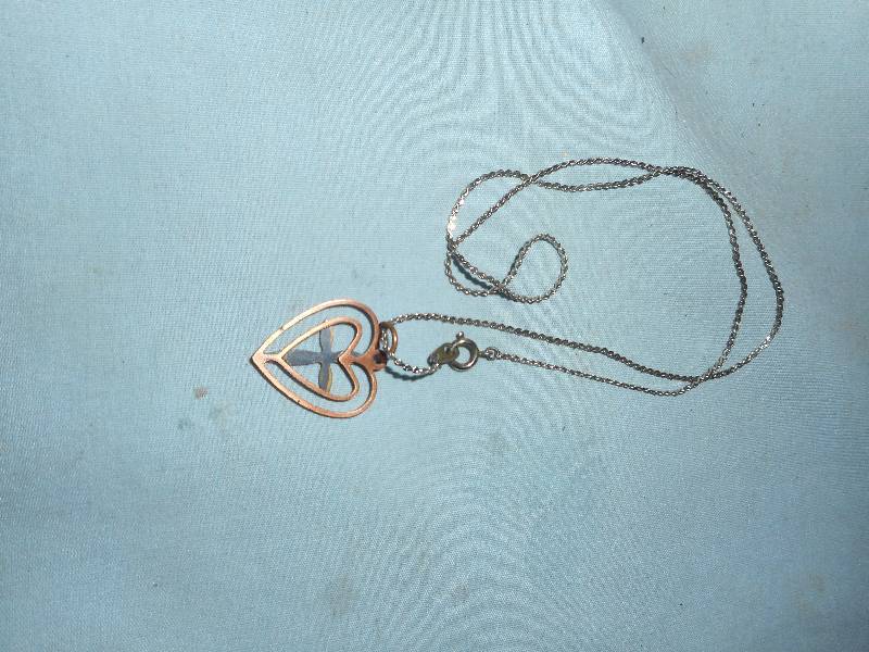 lot 74 image: VINTAGE NECKLACE