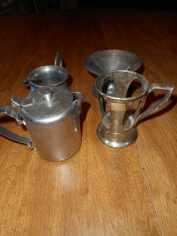 lot 80 image: COLLECTIBLE METAL WARE