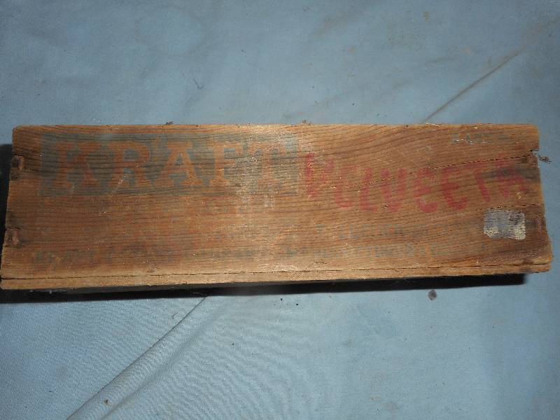 lot 85 image: ANTIQUE WOODEN VELVETA BOX