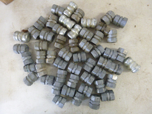 lot 37 image: Couplers