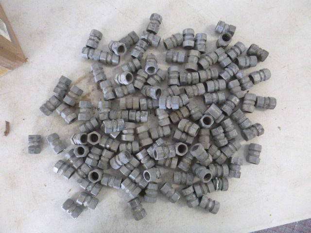 lot 38 image: Couplers