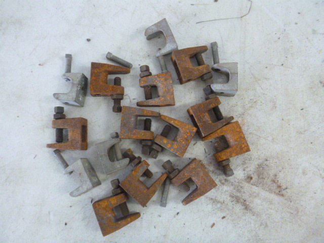 lot 52 image: 16 Clamps