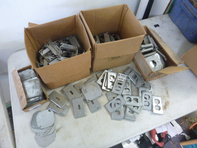 lot 56 image: Miscellaneous Wall Plates