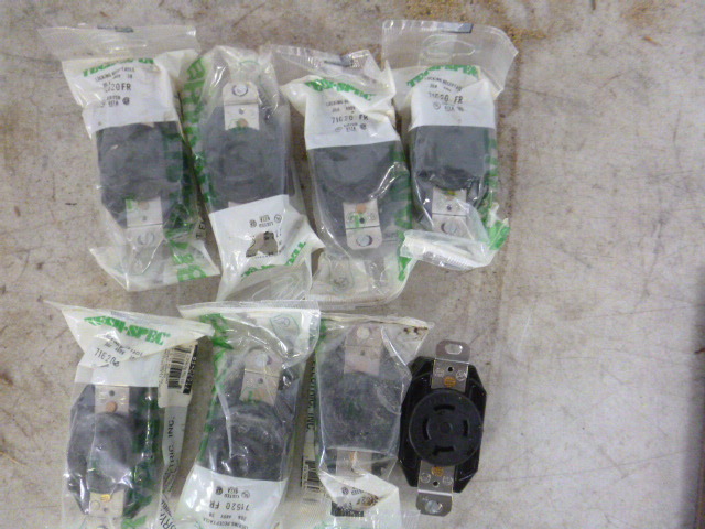 lot 59 image: 8 Tech Spec Locking Receptacles
