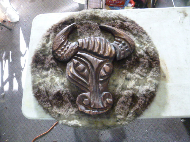 lot 71 image: Wood Bull Wall Hanging