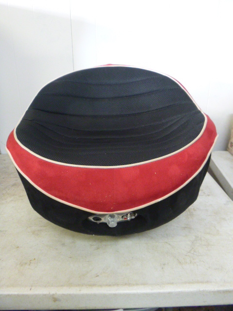 lot 85 image: Boompod Seat