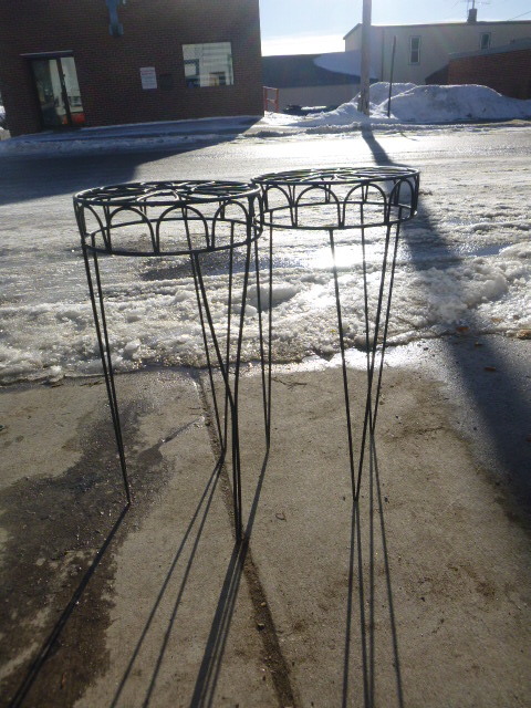 lot 102 image: 2 Plant Stands