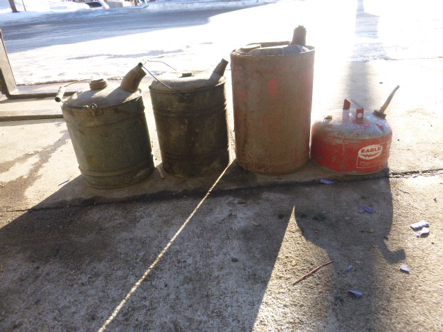 lot 107 image: 4 Gas Cans