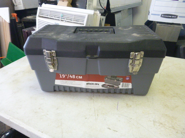 lot 115 image: Stack-On Toolbox