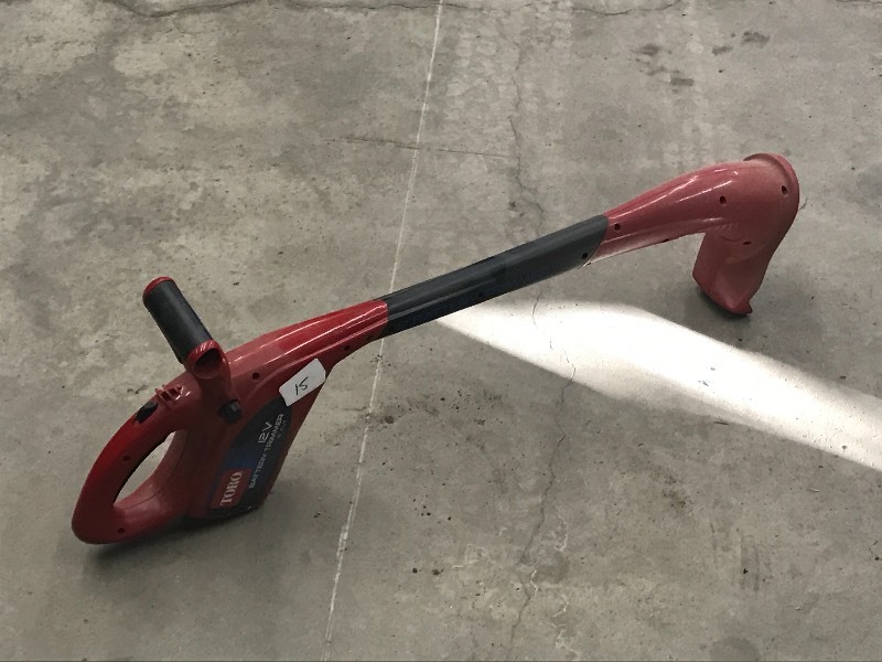 lot 15 image: Toro 12Volt Electric Grass Trimmer,...