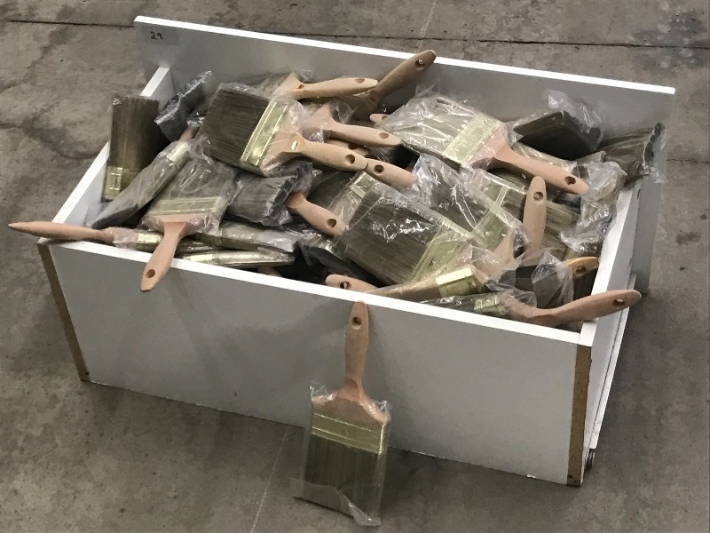 lot 29 image: Box Of Approx (100) New 4 Paint Br...