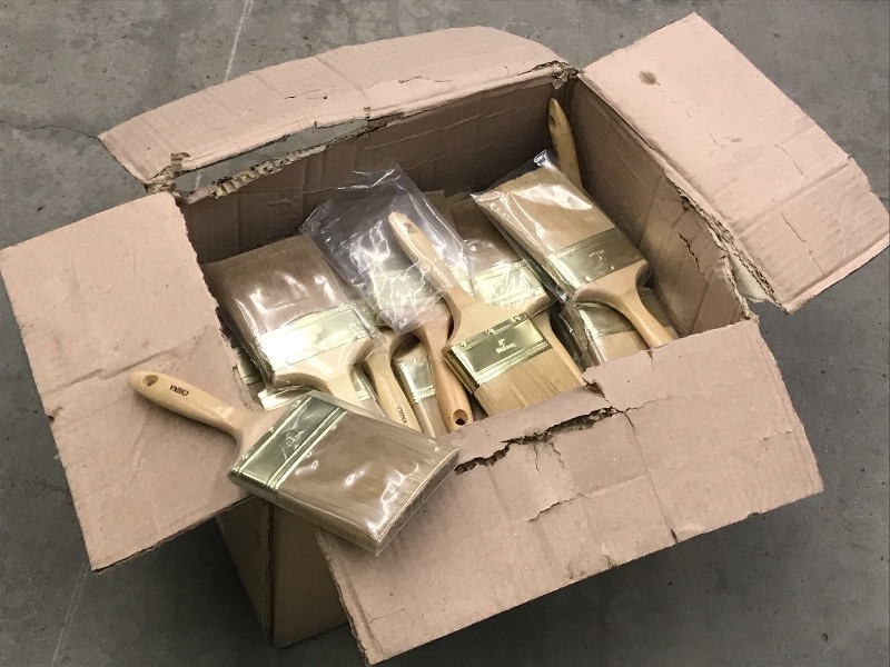 lot 28 image: Box Of Approx (50) New 4 Paint Bru...