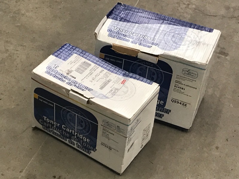lot 35 image: (2) Q7553X Toner Cartidges ...