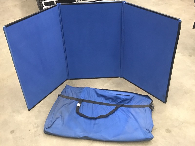 lot 68 image: Folding Presentation Board With Tra...